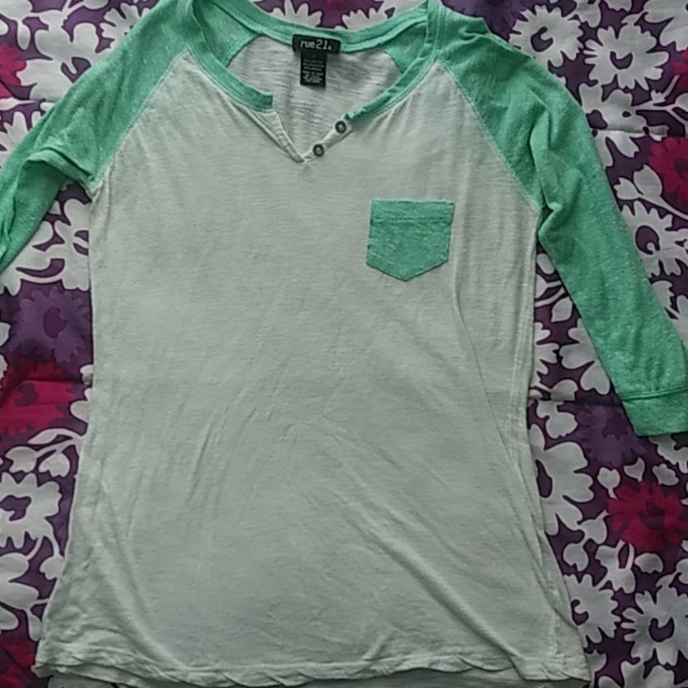 Rue 21 T-shirt